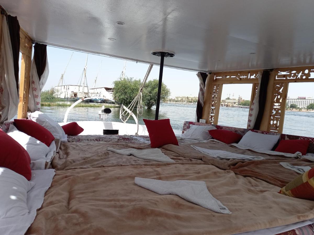 Nile Sunrise Felucca Boat Private Rental Luksor Zewnętrze zdjęcie