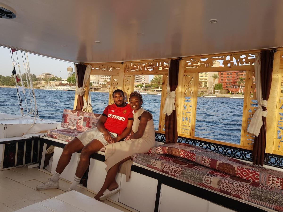 Nile Sunrise Felucca Boat Private Rental Luksor Zewnętrze zdjęcie