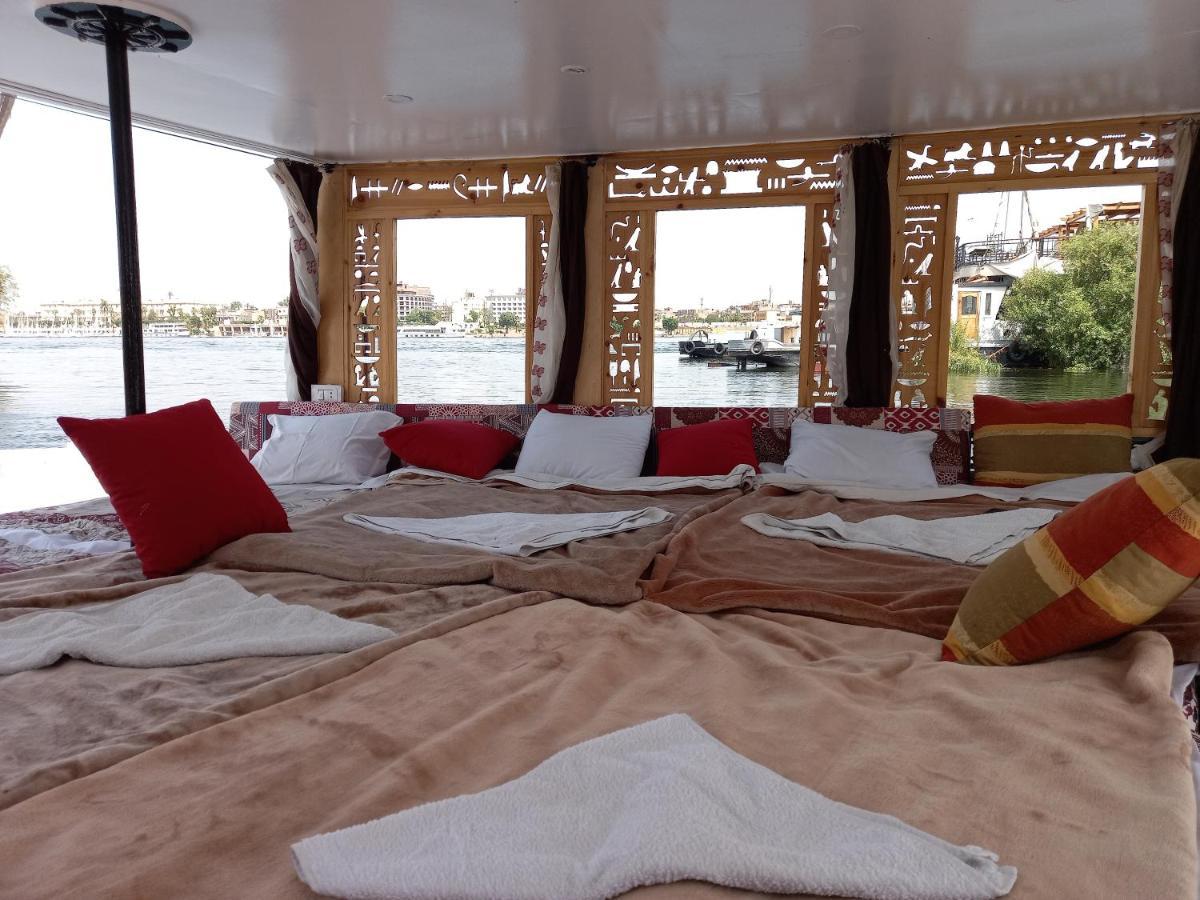 Nile Sunrise Felucca Boat Private Rental Luksor Zewnętrze zdjęcie