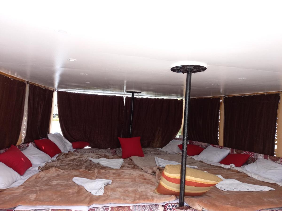 Nile Sunrise Felucca Boat Private Rental Luksor Zewnętrze zdjęcie