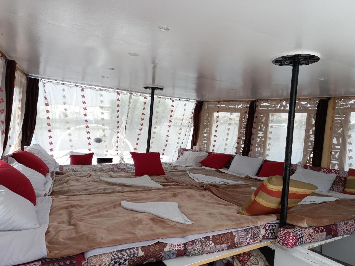 Nile Sunrise Felucca Boat Private Rental Luksor Zewnętrze zdjęcie