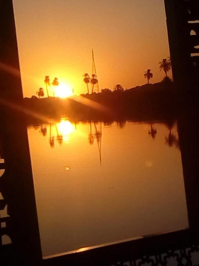 Nile Sunrise Felucca Boat Private Rental Luksor Zewnętrze zdjęcie