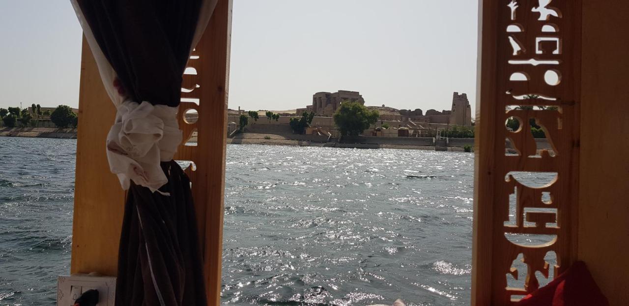 Nile Sunrise Felucca Boat Private Rental Luksor Zewnętrze zdjęcie