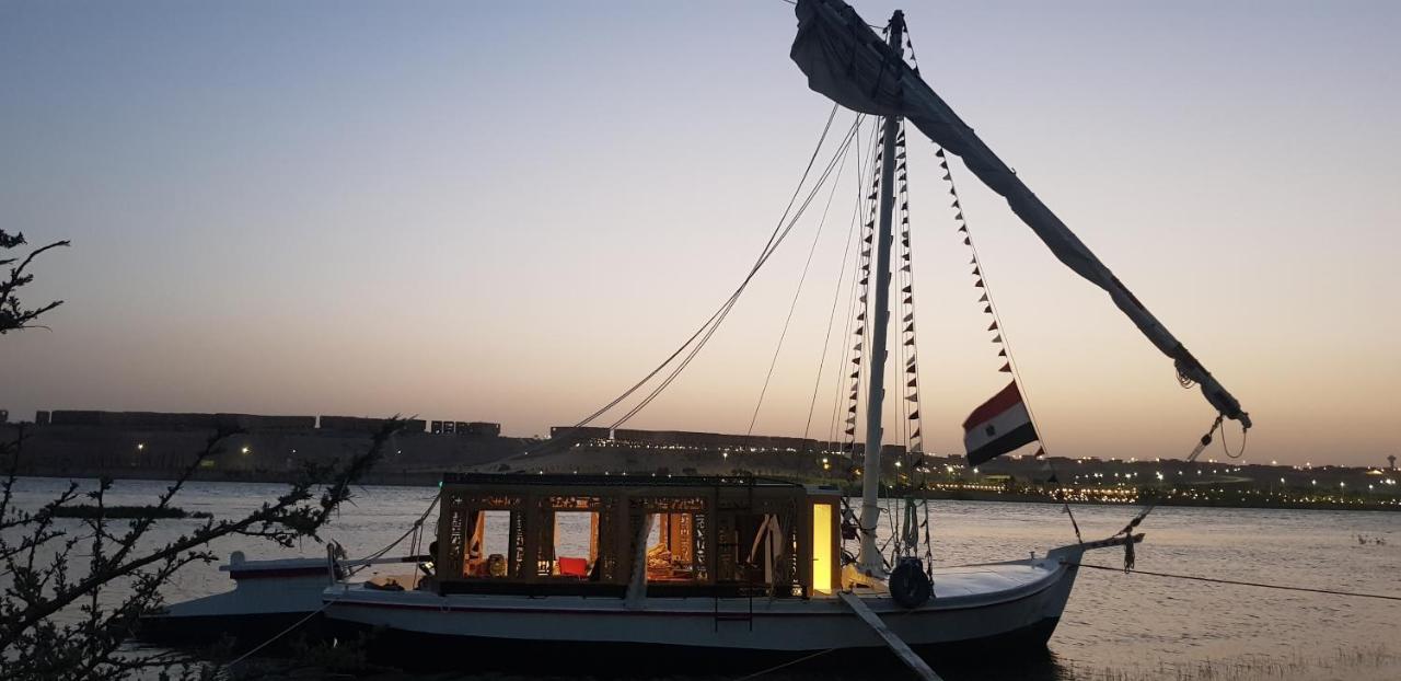 Nile Sunrise Felucca Boat Private Rental Luksor Zewnętrze zdjęcie