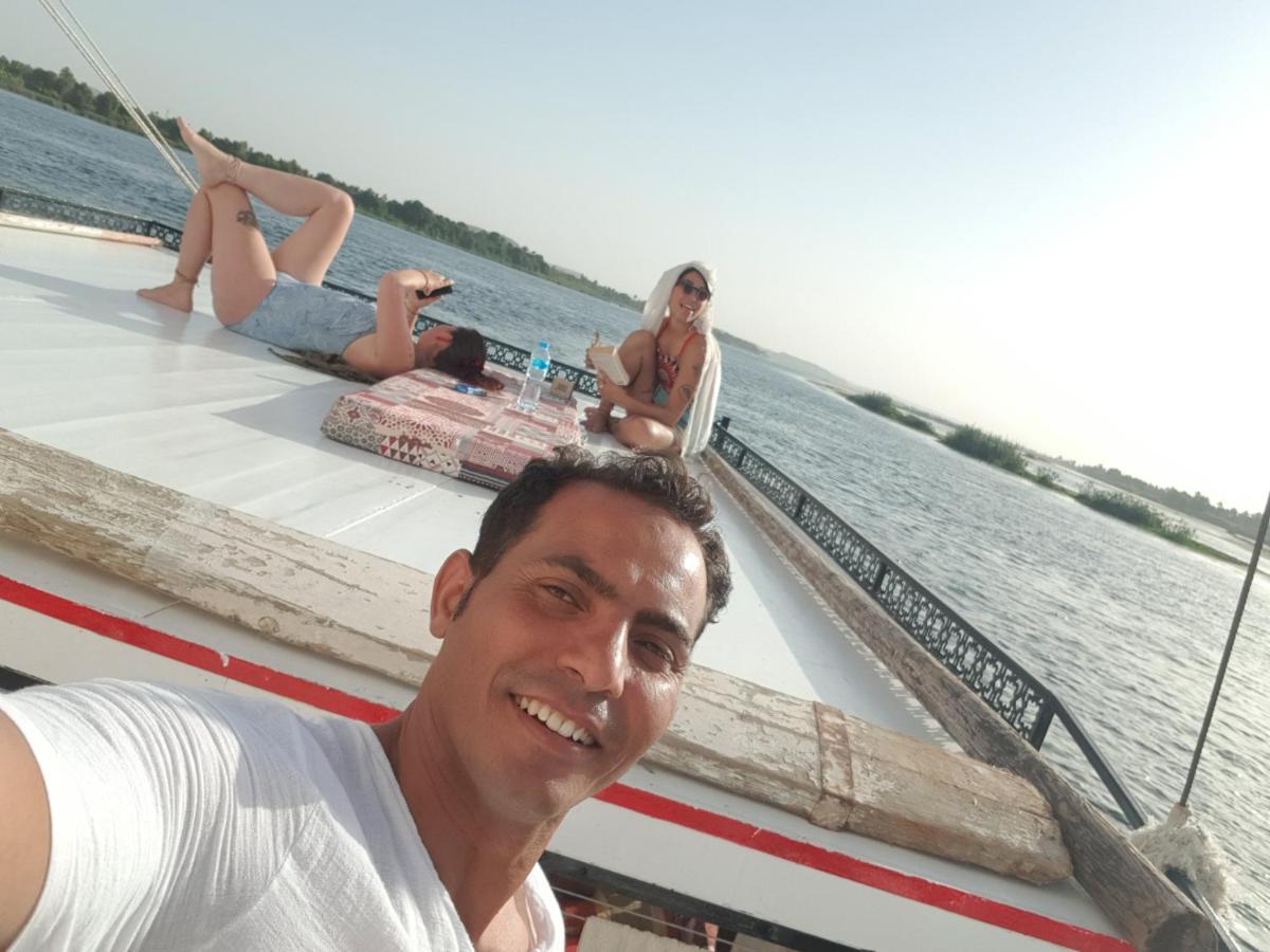 Nile Sunrise Felucca Boat Private Rental Luksor Zewnętrze zdjęcie