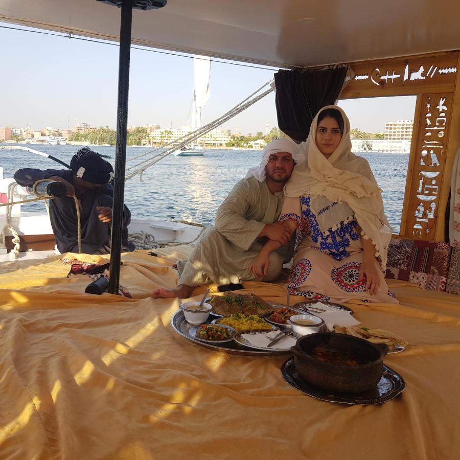 Nile Sunrise Felucca Boat Private Rental Luksor Zewnętrze zdjęcie