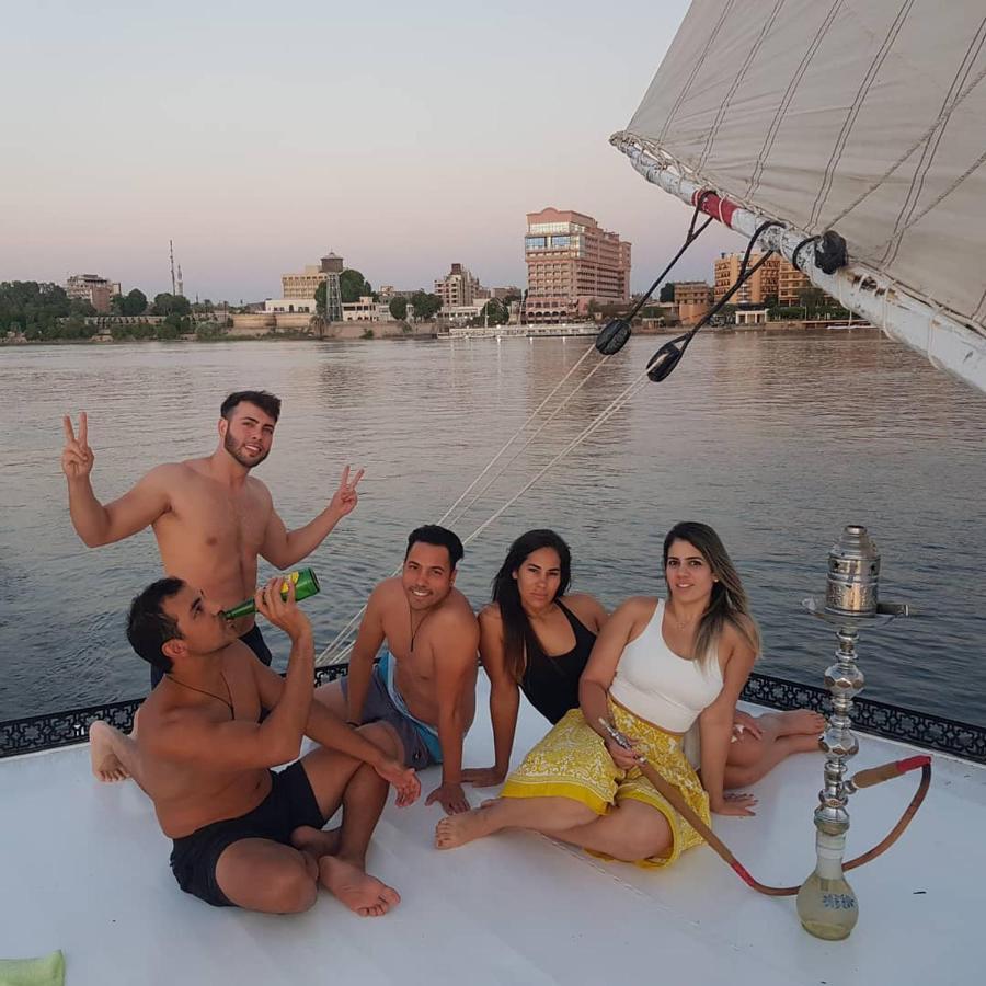 Nile Sunrise Felucca Boat Private Rental Luksor Zewnętrze zdjęcie