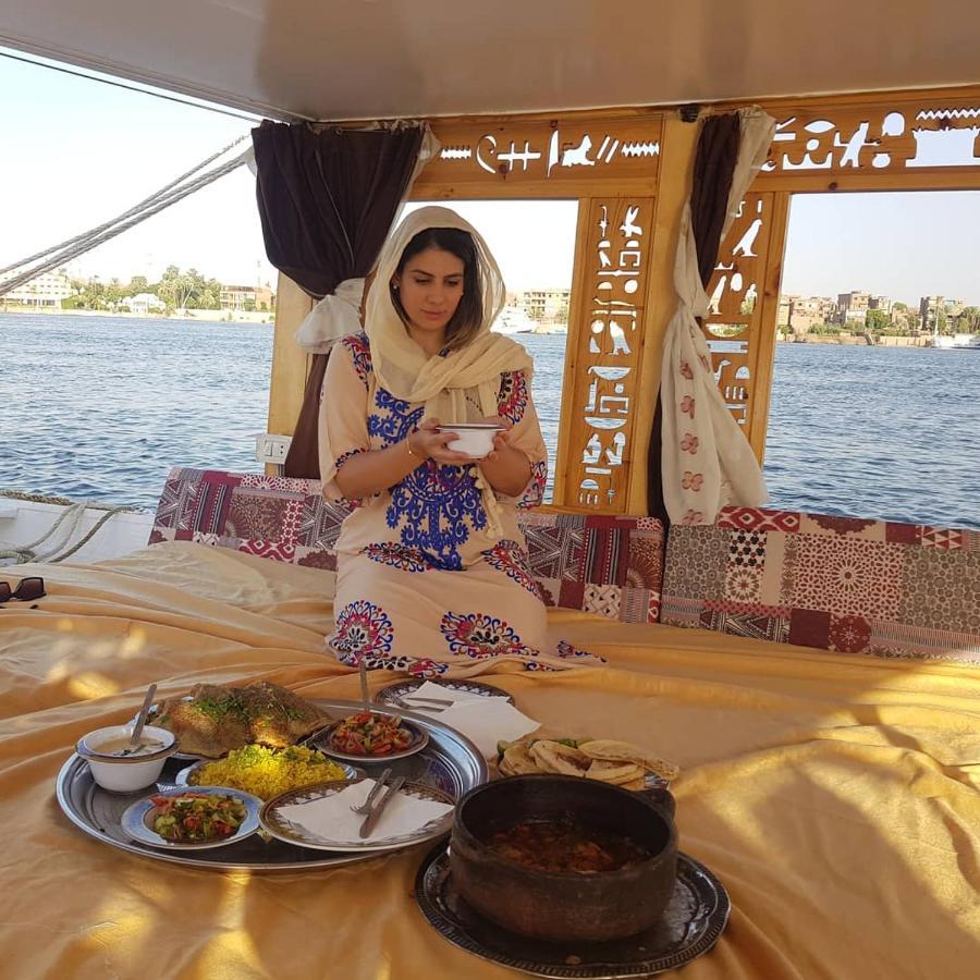 Nile Sunrise Felucca Boat Private Rental Luksor Zewnętrze zdjęcie