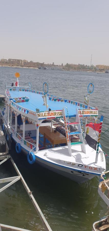 Nile Sunrise Felucca Boat Private Rental Luksor Zewnętrze zdjęcie
