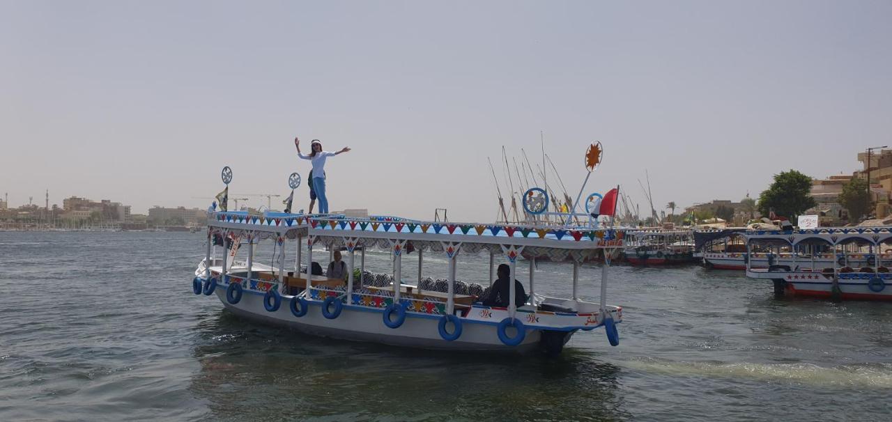 Nile Sunrise Felucca Boat Private Rental Luksor Zewnętrze zdjęcie