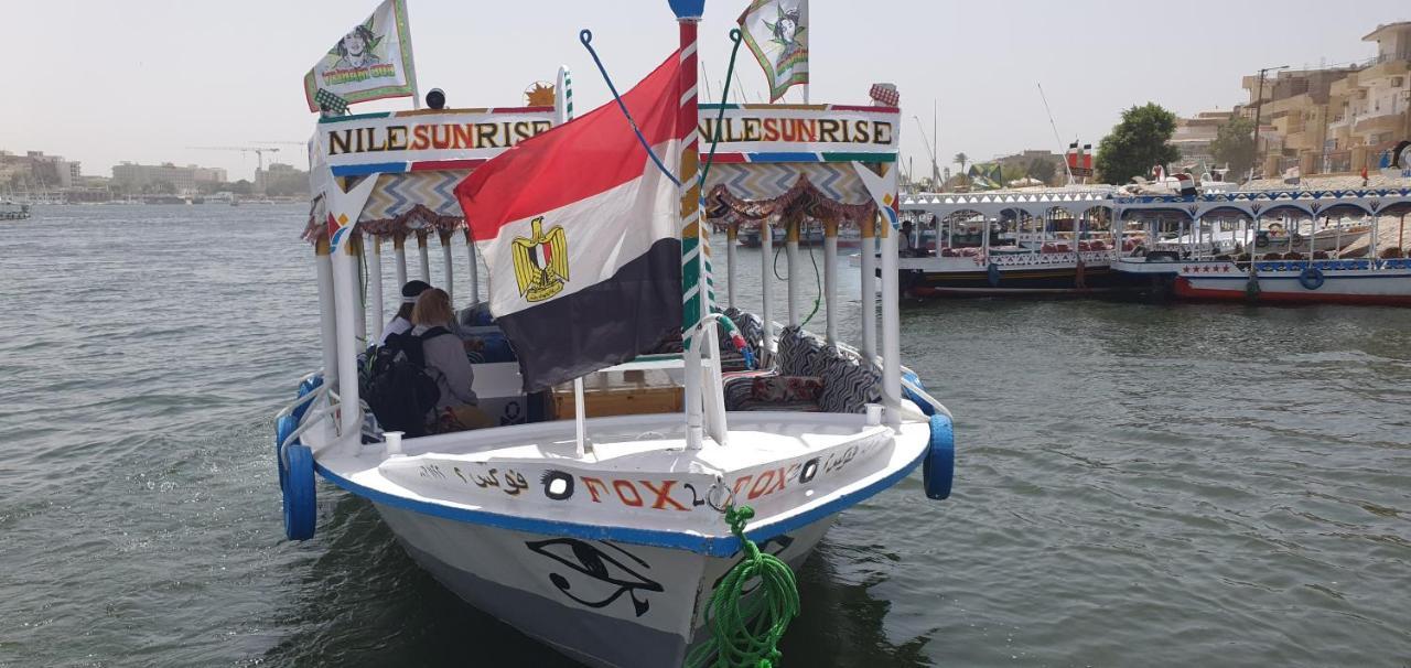 Nile Sunrise Felucca Boat Private Rental Luksor Zewnętrze zdjęcie